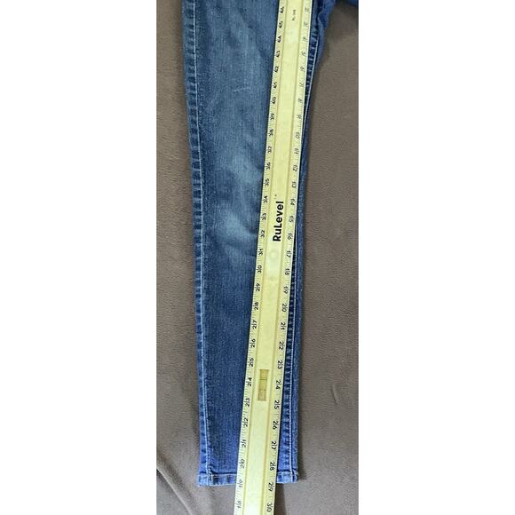 Pull On Levi’s Sz 4 Cotton Spandex 5 Pocket Skinny 5” Leg Bottom Jeans - Picture 10 of 11